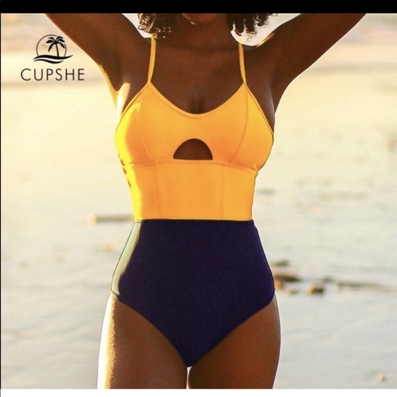 CUPSHE YELLOW & NAVY CUT OUT ONE PIECE SWIMSUIT M - Picture 2 of 4